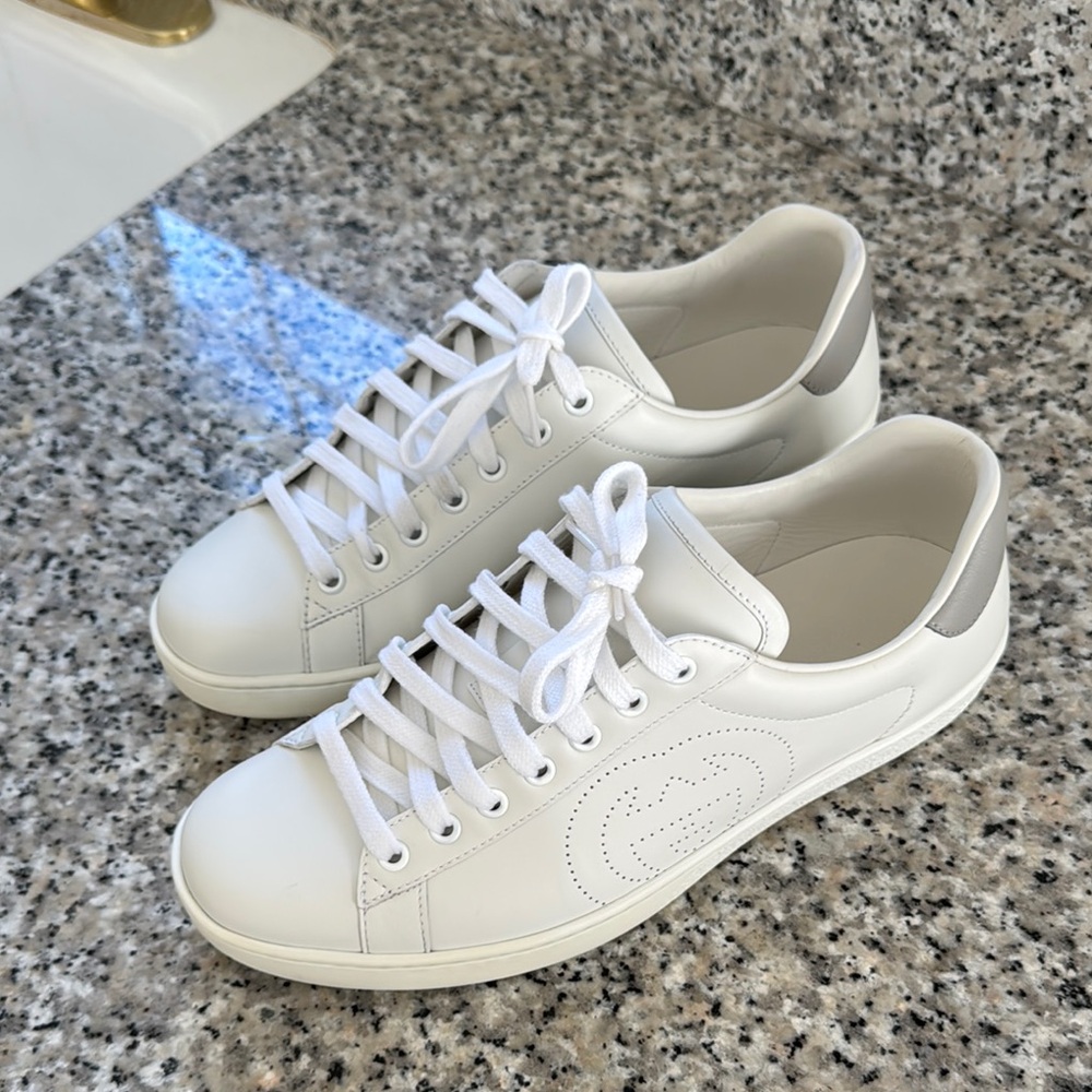 Gucci White Leather Sneakers with Silver Heel Tab
